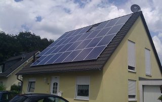 Solarpaneele auf dem Dach